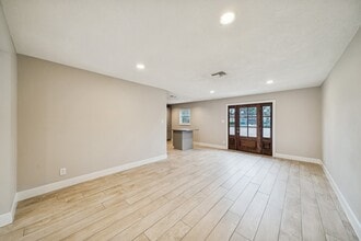 Building Photo - 9602 Lawngate Dr