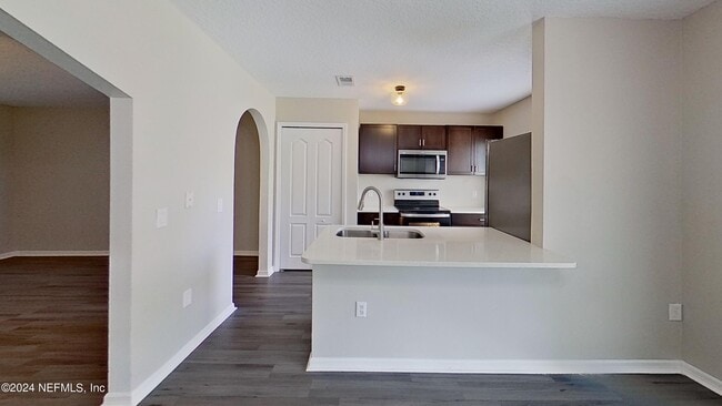 Building Photo - 11859 Lake Bend Cir