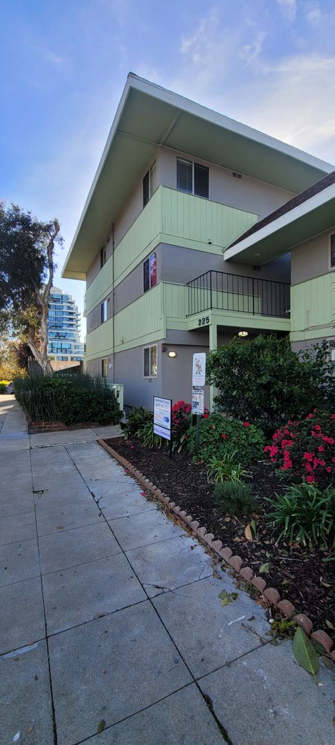 Interior Photo - Redwood Terrace