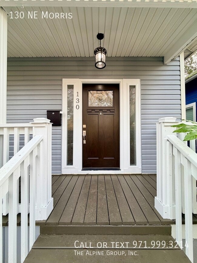 Building Photo - 130 NE Morris St