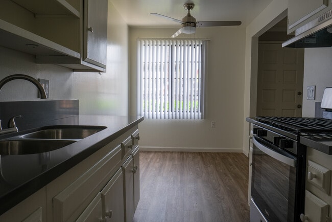 Building Photo - Tustin Villas Apartments