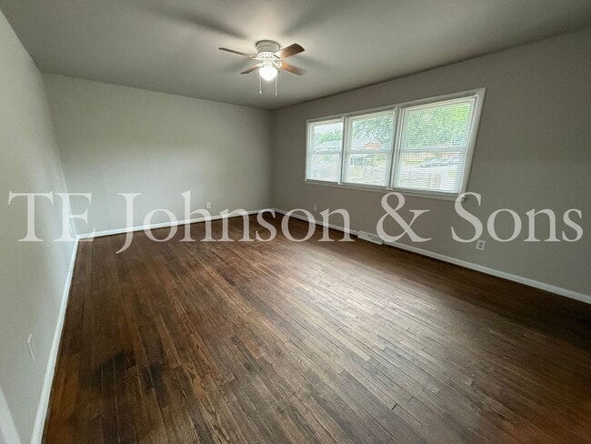 Building Photo - Charming 2 Bedroom Home with Hardwood Floors & Central A/C in Winston-Salem