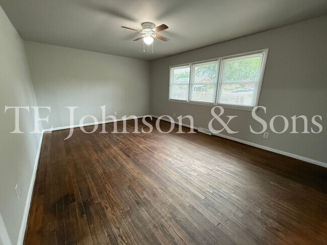 Foto del edificio - Charming 2 Bedroom Home with Hardwood Floors & Central A/C in Winston-Salem
