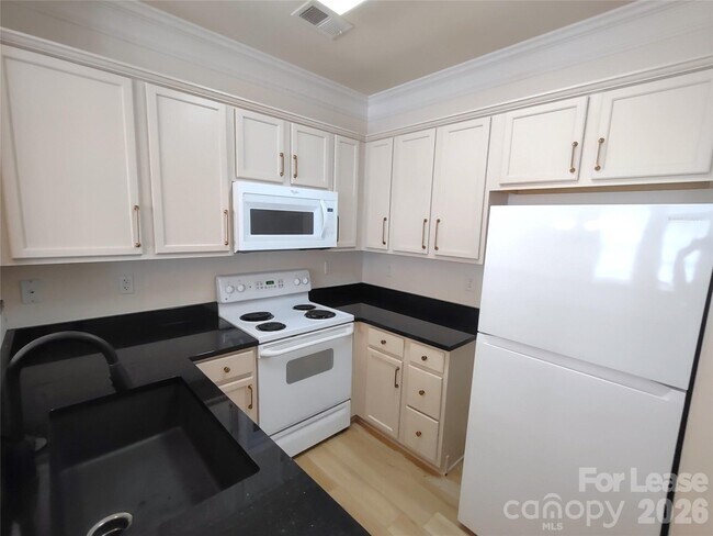 Foto del edificio - 8606 Beaver Creek Dr