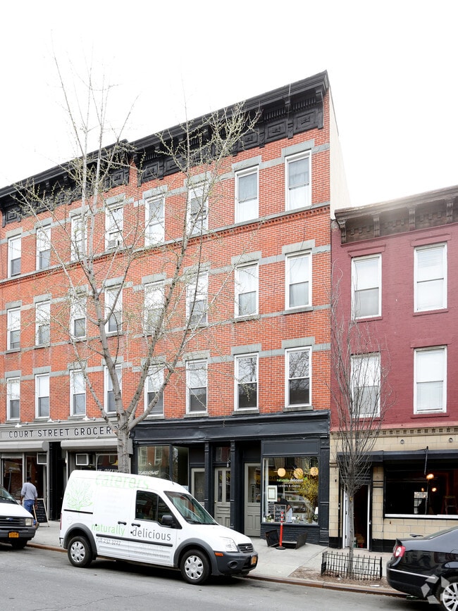 Building Photo - 487 Court St