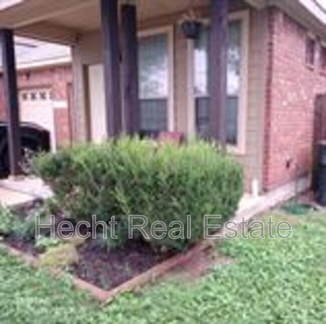 Building Photo - 913 Brown Rock Dr