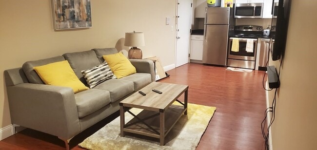 Building Photo - 1 Old Colony Rd