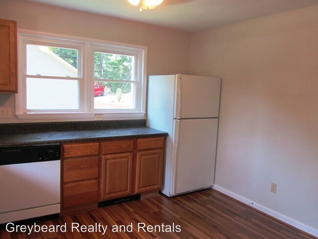 Building Photo - 96 Appian Way