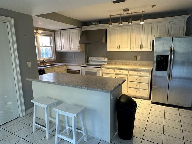 Foto del edificio - 1398 Woodmont Ln NW