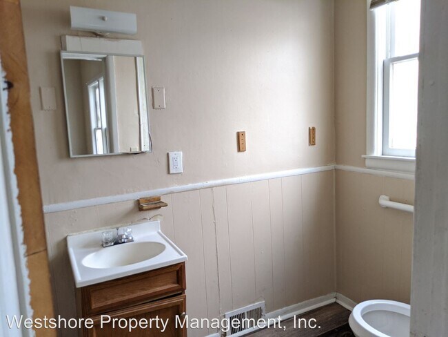 Building Photo - 441 White Ave