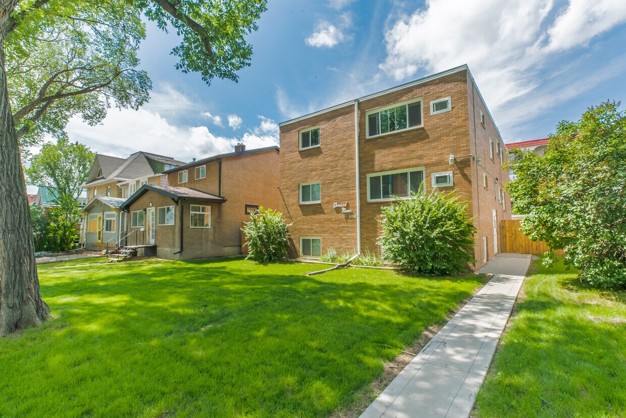 Photo principale - 2158-2158 Halifax St