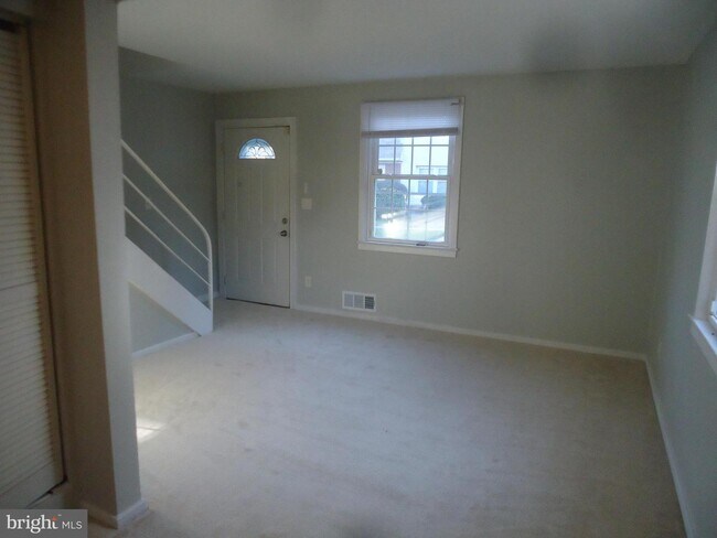 Building Photo - 2715 Iverson St