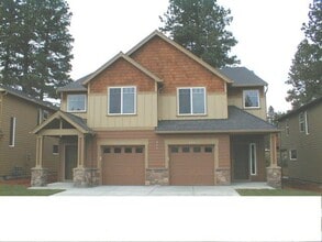Building Photo - 375 SW Garfield Ave