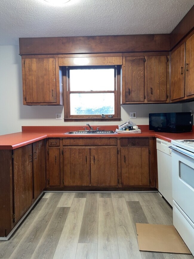 Foto del edificio - 902 Creekside Dr