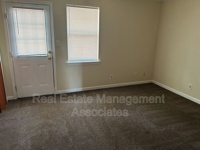 Building Photo - 152 Westwind Ct