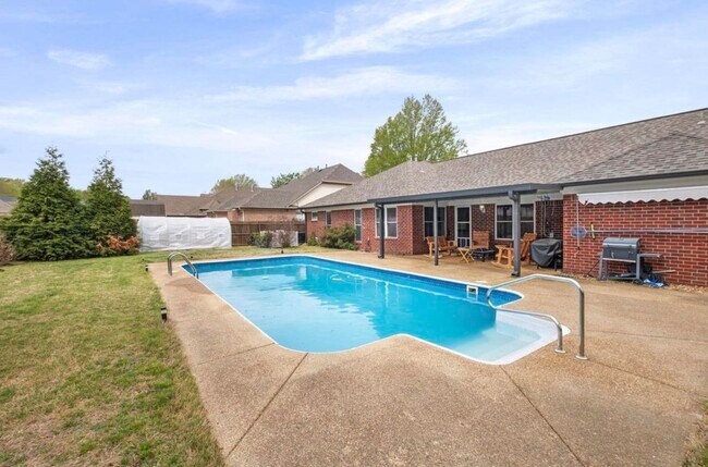 Building Photo - 9333 Breakstone Cove