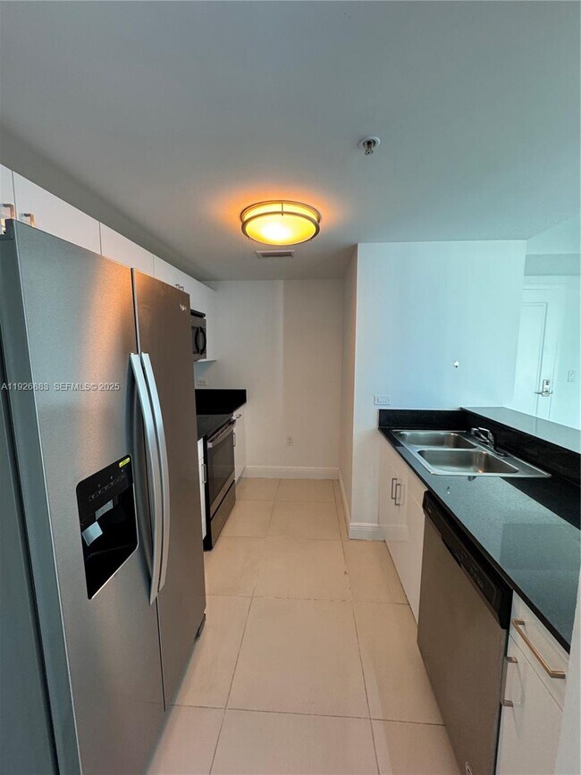 Foto del edificio - 1861 NW S River Dr