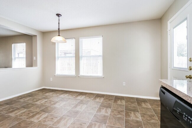 Foto del edificio - 7948 Meadow View Tr
