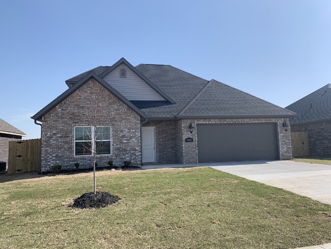 Building Photo - 5913 SW Gentle Winds Rd