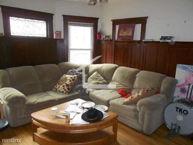 Foto del edificio - 5 br, 2 bath House - 35 Long Ave # 202 2