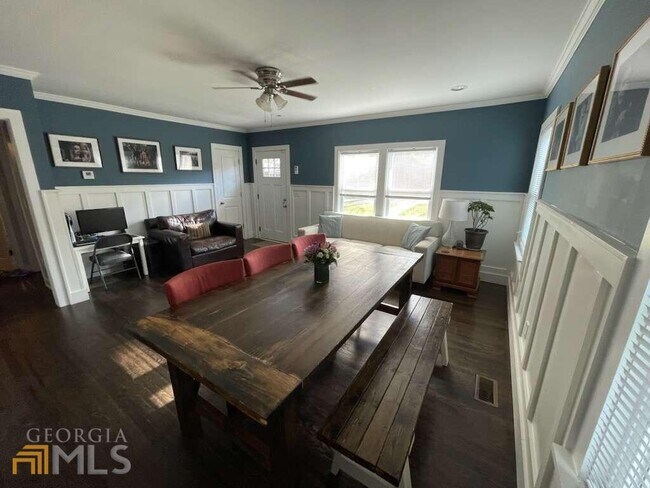 Foto del edificio - 124 Woodbine Cir SE