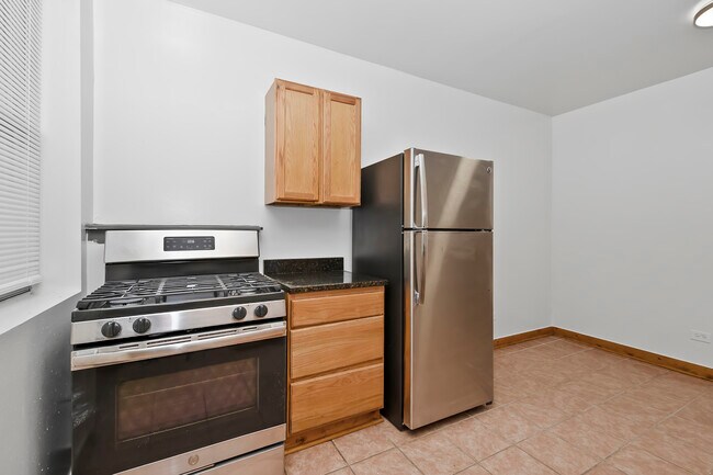 Building Photo - 3009 W 61st St
