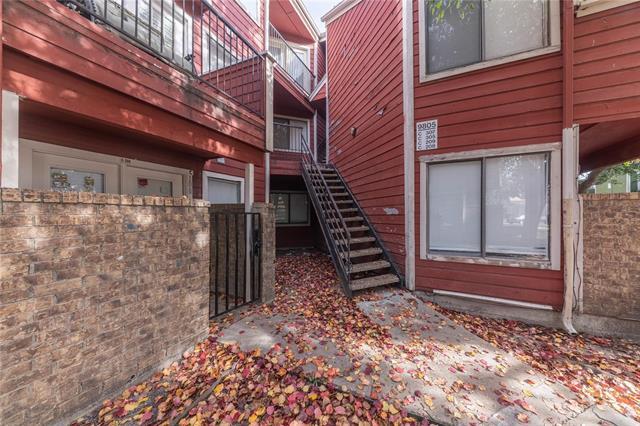 Primary Photo - 9805 Walnut St
