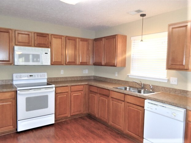 Building Photo - 2310 Devonshire Dr