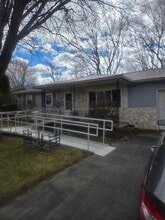 Building Photo - 513 Plainfield Dr