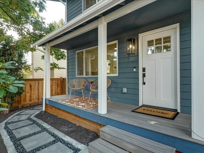 Building Photo - 1004 McDonald Ave