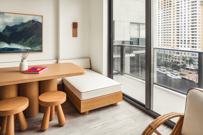 Foto del edificio - 301 SW 1st Ave