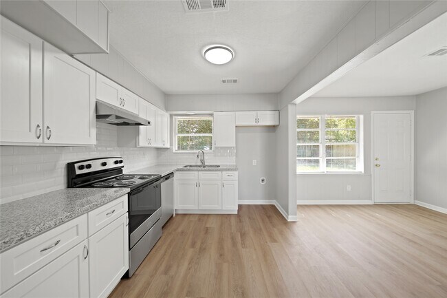 Foto del edificio - 5870 Reed Rd