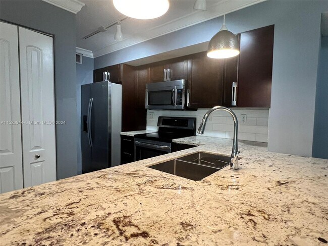 Foto del edificio - 720 SW 111th Ave
