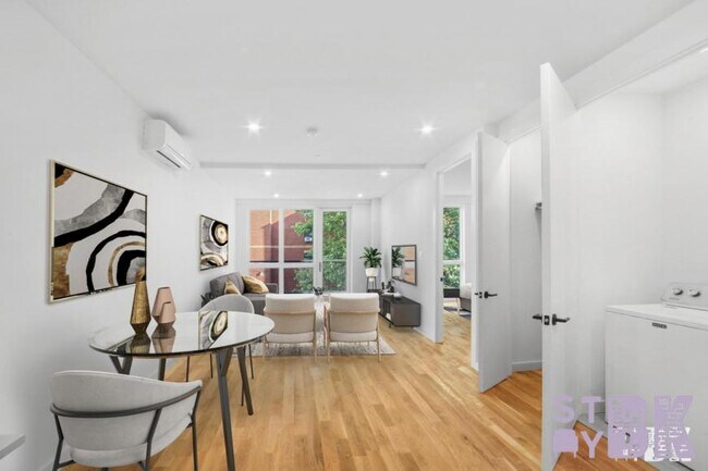 Foto del edificio - 1 bedroom in Brooklyn NY 11211