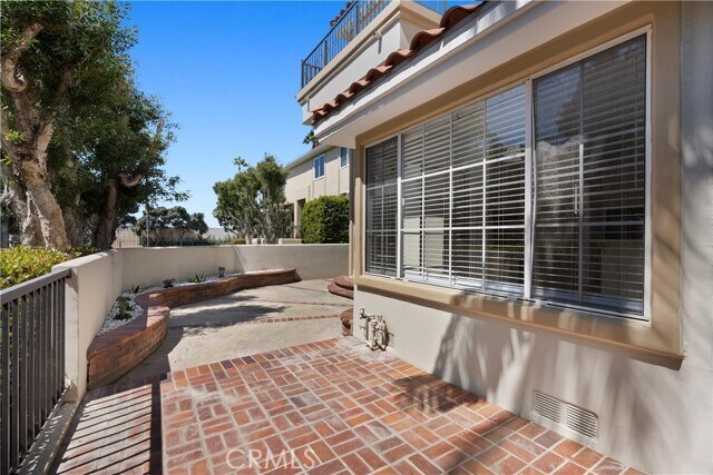 Foto del edificio - 6042 Shadowbrook Cir