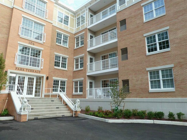 Foto del edificio - 106 Terrace Ave