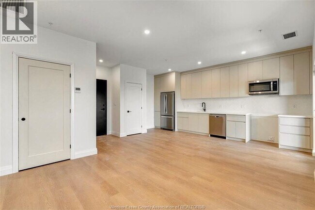 Photo du bâtiment - 4400 Laurier Pkwy