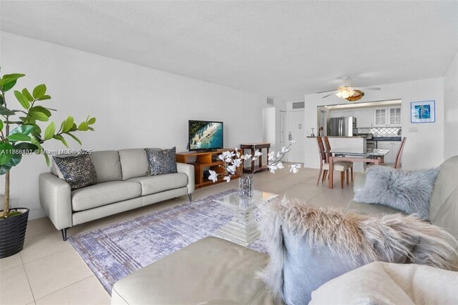 Building Photo - 2201 S Ocean Dr