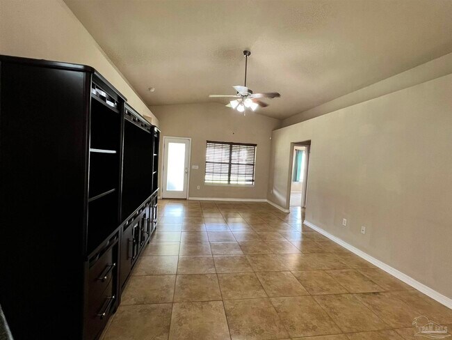 Foto del edificio - 4187 Roosevelt Way