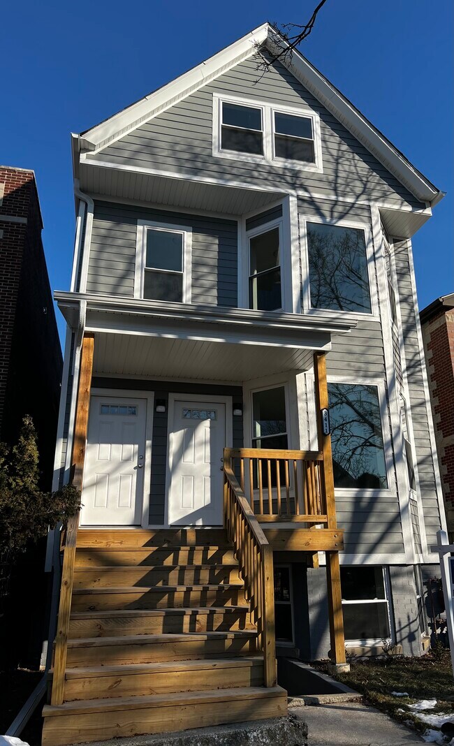 Foto del edificio - 3411 N Troy St