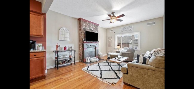 Living Room - 1014 Freyburg St