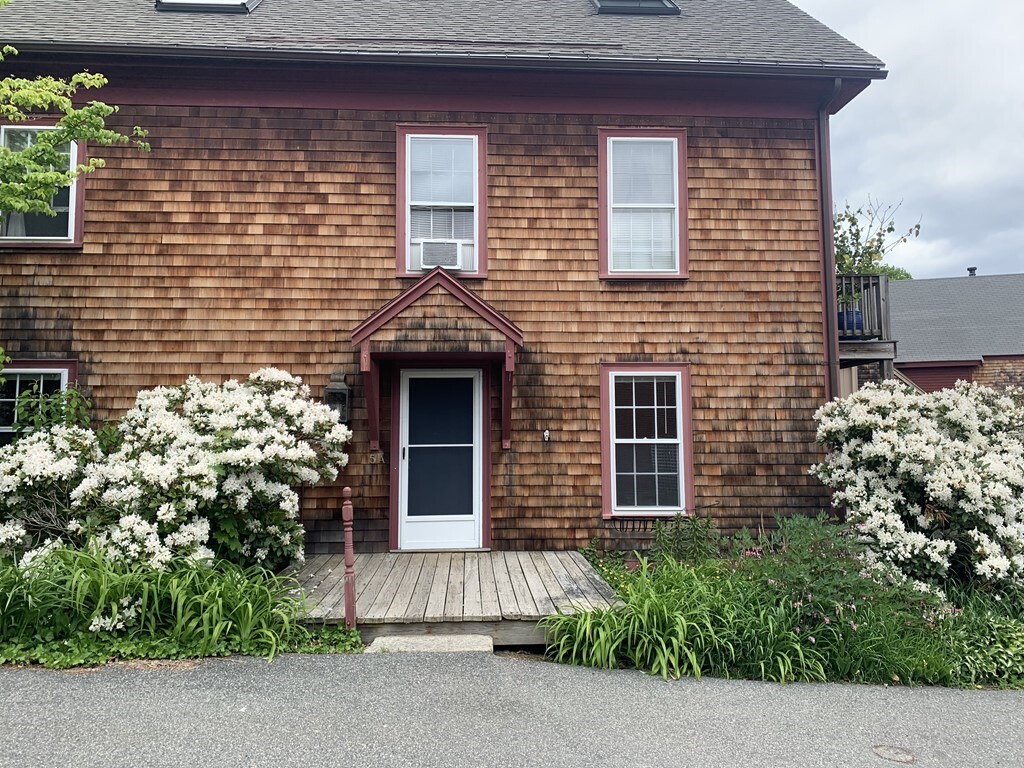 Primary Photo - 5 Peele House Square