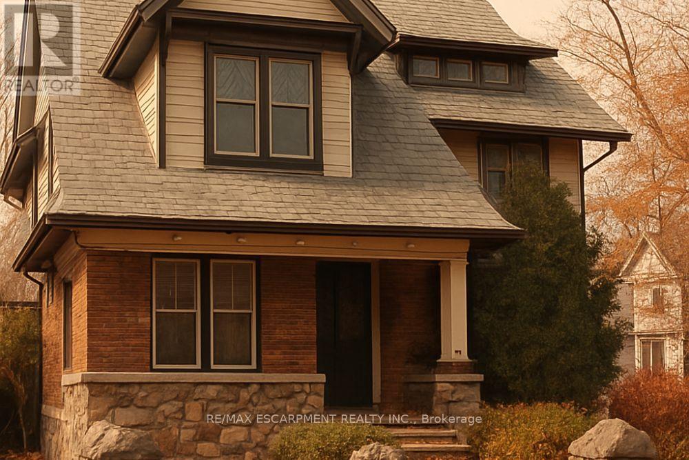 Primary Photo - 2 Undermount Ave