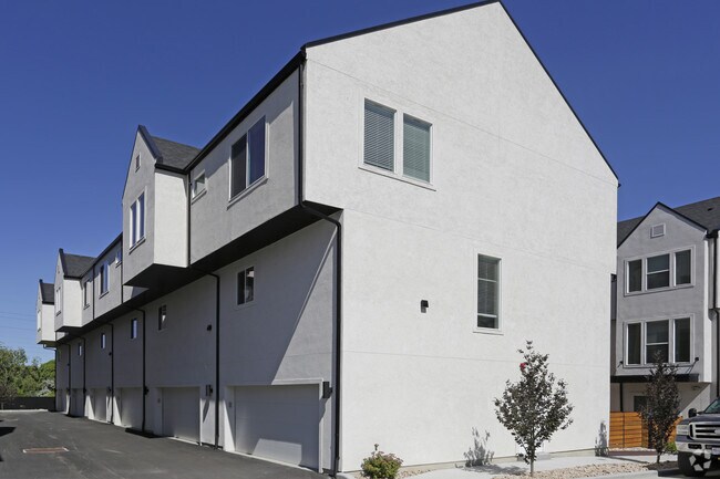 Foto del edificio - Spring Run Townhomes