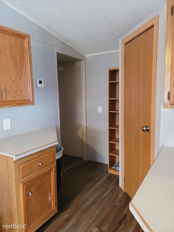Building Photo - 2 br, 1 bath Mobile Home - 129 W 10th St