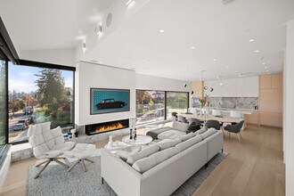 Building Photo - 3404 Point Grey Rd