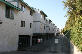 Building Photo - 3633 W Ball Rd
