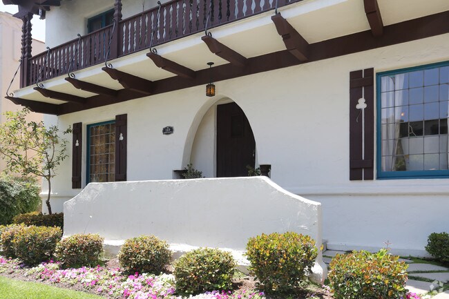 Building Photo - 169 N Clark Dr