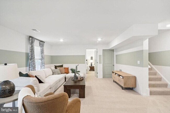 Foto del edificio - 124 Woodford Dr