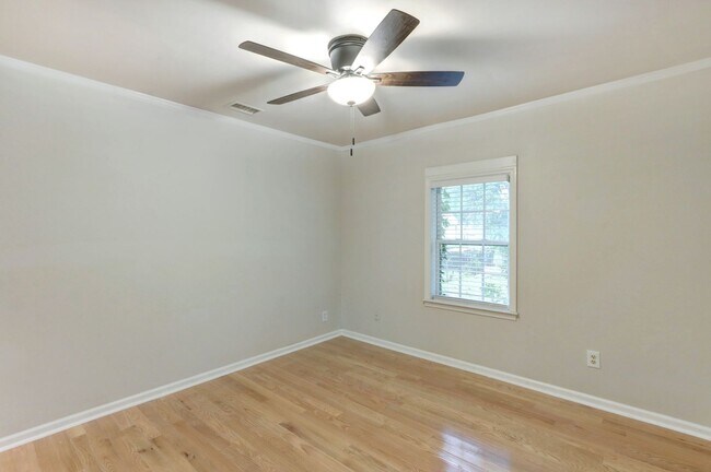 Foto del edificio - 1210 E 54th St